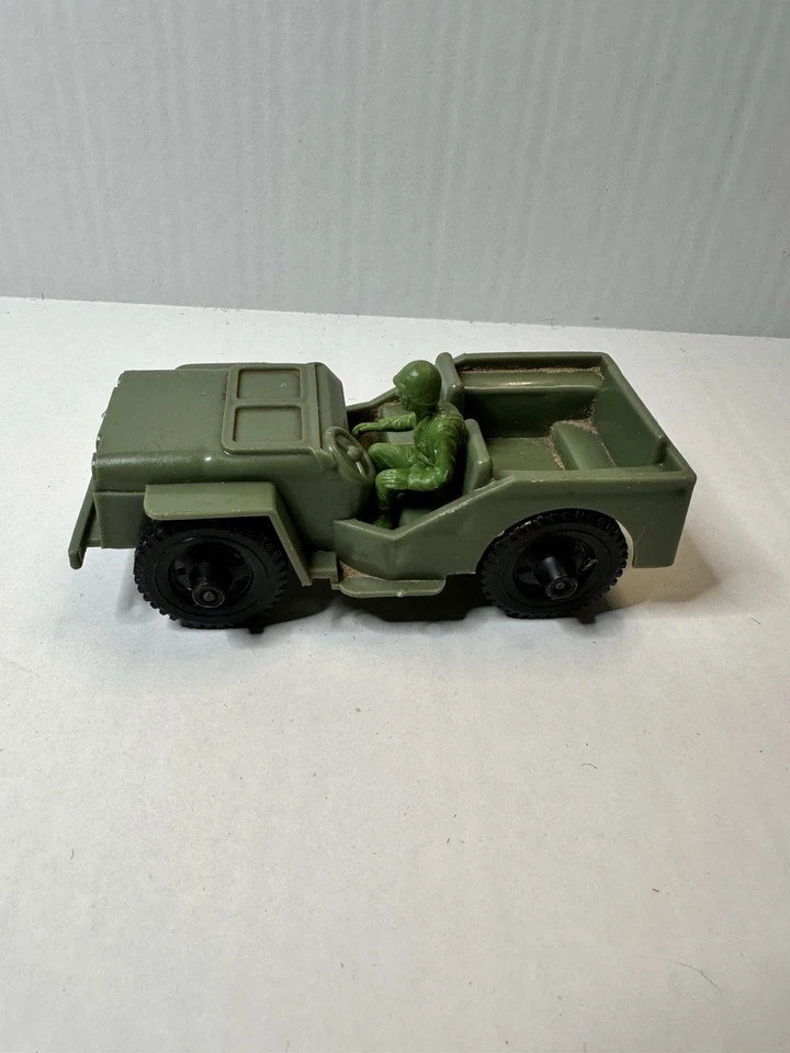 Juguetes TIM-MEE Ejército Jeep Con Driver De Colección Años 60 Plástico Hecho en EE. UU. Foto 3 de 4