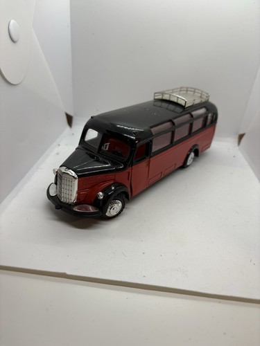 NZG Modelle 1/40 Scale 218 1949 Mercedes Benz Omnibus 0 3500