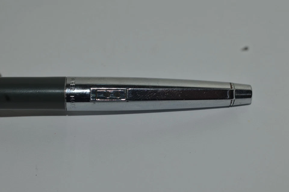 Pluma punta de fieltro ejecutiva estilo mate recargable color verde hecha en EE. UU. AÑOS 70 Foto 2 de 4