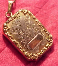 Antique LADIES LOCKET & CHAIN 1/20 10 GOLD FILLED YELLOW 1 X 3/4 INCH 8.5GRAMS