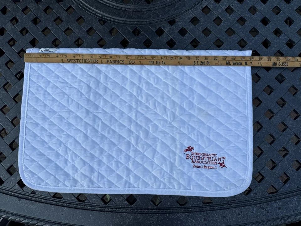 Almohadilla para silla de montar de bebé TuffRider (con emblema de la AIE) Foto 3 de 4