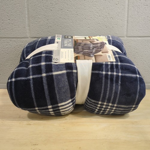 NEW Member's Mark Soft & Luxurious Generously Sized 60" x 70" Lounge Throw - Picture 4 of 8