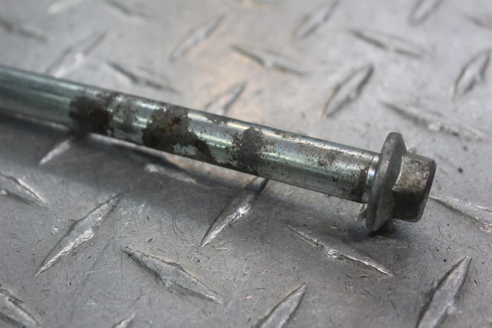 Suzuki SP250 1982 llanta delantera eje pivote perno con espaciadores 54711-38200 Foto 4 de 4