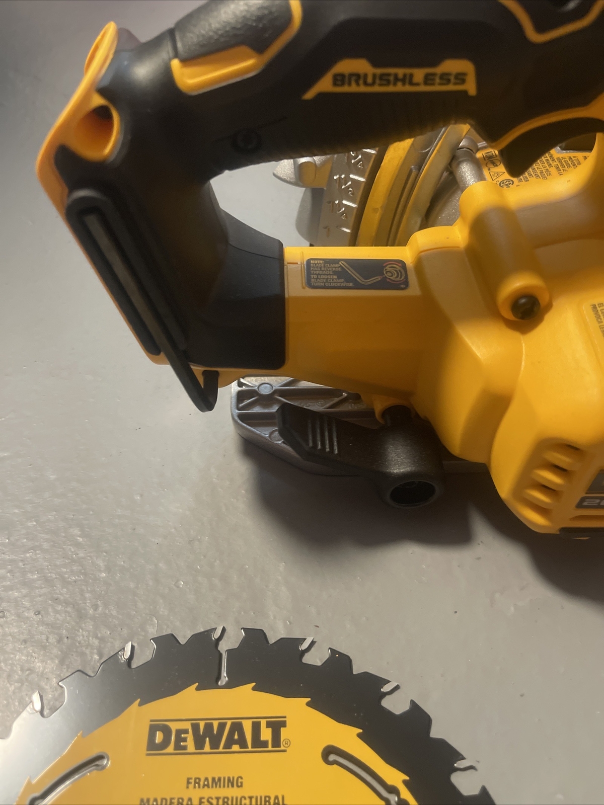 Dewalt DCS565 20V Max 61/2” Brushless Circular Saw Brake 18T Blade New