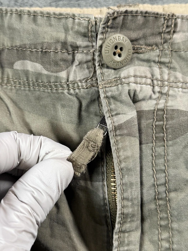 Vintage Unionbay Cargo Shorts Mens 36 Camo Pocket Utility Skater Y2K Grunge - Image 2 of 4