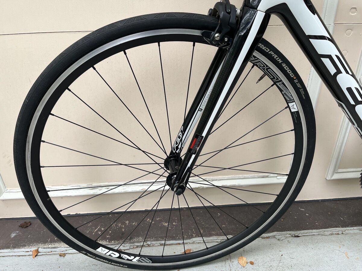 Felt Z5 Full Carbon Road Bike Medium Frame Shimano 105 | eBay Felt Z5 Full Carbon Road Bike Medium Frame Shimano 105 | eBay