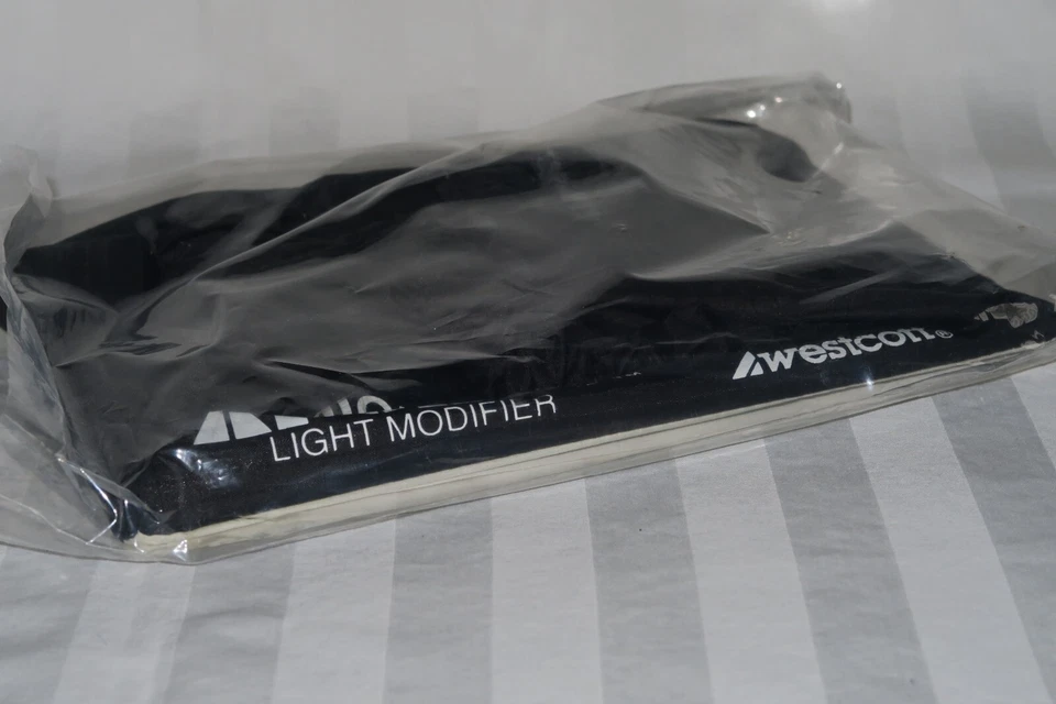 WESTCOTT MICRO APOLLO LIGHT MODIFIER SOFTBOX 5"x8" STYLE #2200 DIFFUSER - Image 4 of 4