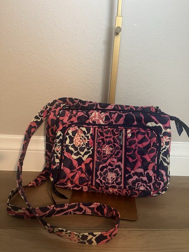 Vera Bradley Quilted Geometric Crossbody Bag Pink Navy White Zip, Inner Pockets