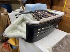 533503 Petmate - Compass Kennel 32" White  Black 30-50lbs - contents Not includ