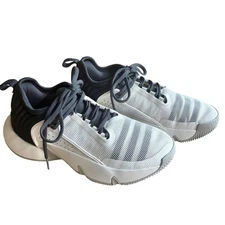 ADIDAS Trae Bounce Basketball Shoe White/Black Sneakers SZ Men's 5/Women's 7 EUC