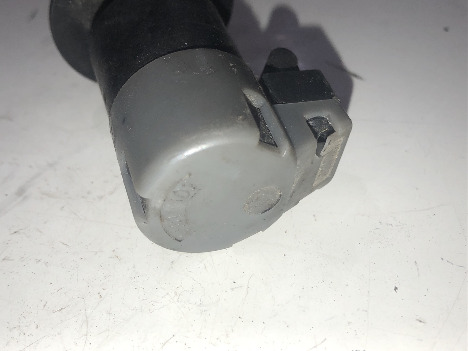 OEM BMW E46 Auto Gas Accelerator Pedal Kickdown Switch Button 99  