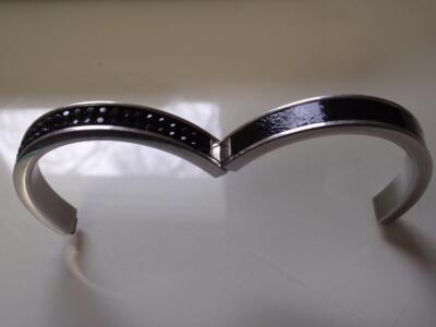 Swarovski Black Crystal Bracelet Bangle INTERVALLE Stainless