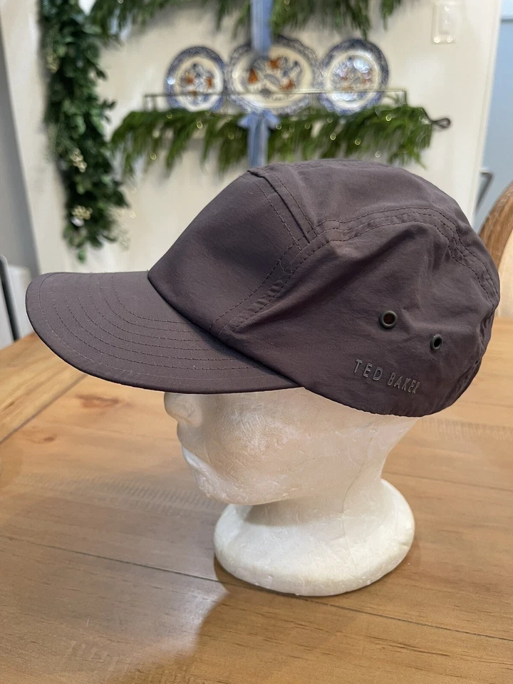 Gorra deportiva Ted Baker London gris carbón cinco 5 paneles inundación nailon Foto 2 de 4