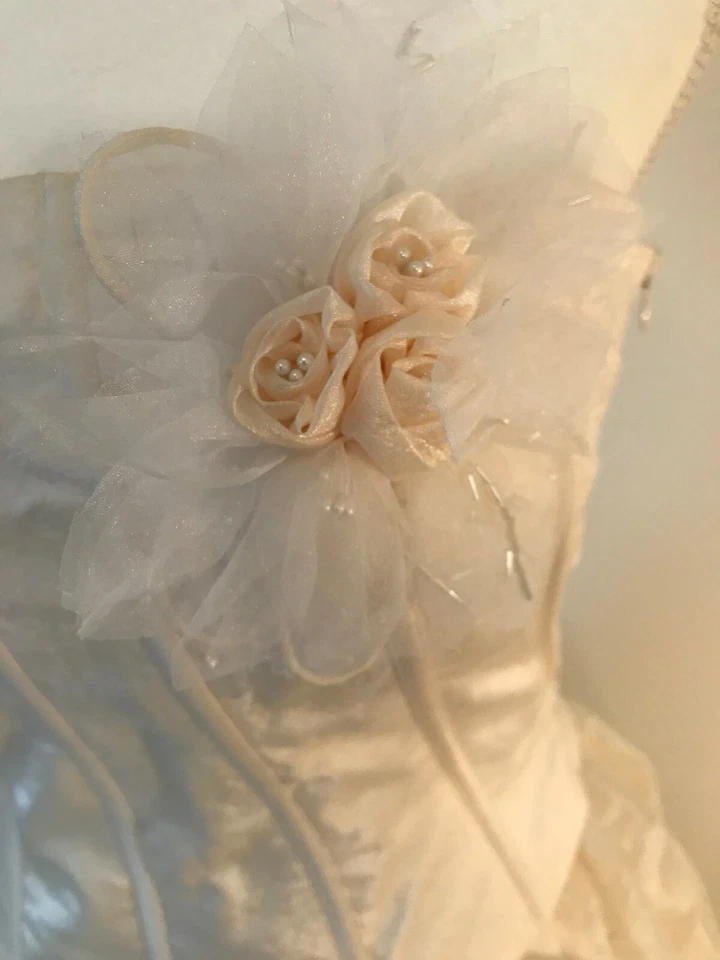 Vestido de novia Sue Wong marfil sin tirantes de organza con cuentas a mano - talla 10 nuevo con etiquetas Foto 4 de 4
