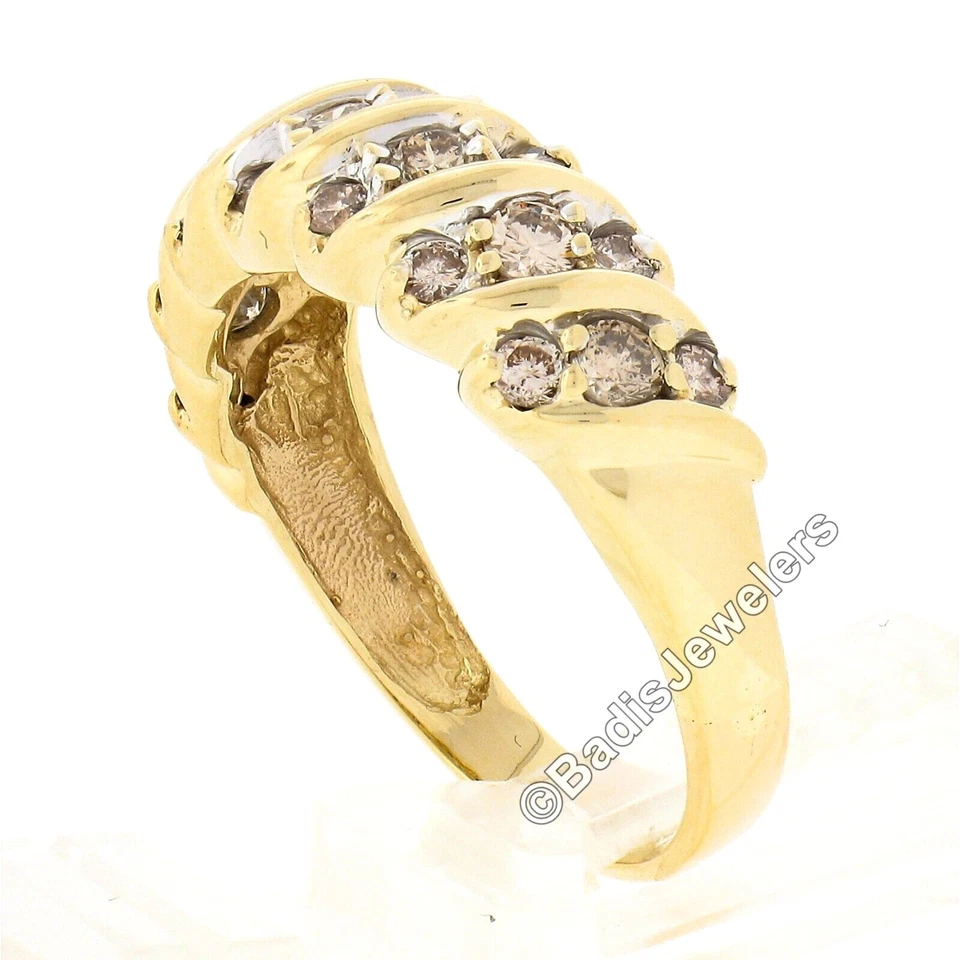 Anillo de oro amarillo de 10 k 0,84 quilates elegante claro champán redondo diamante festoneado Foto 2 de 4