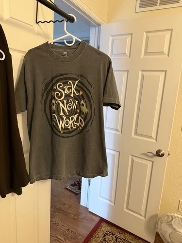 Sick New World 2026 Collection Men’s L Gray Crewneck Band Graphic Tee image 2