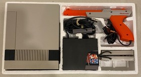 1989 NINTENDO NES ACTION SET CONSOLE SUPER MARIO DUCK HUNT RED ZAPPER CIB TESTED