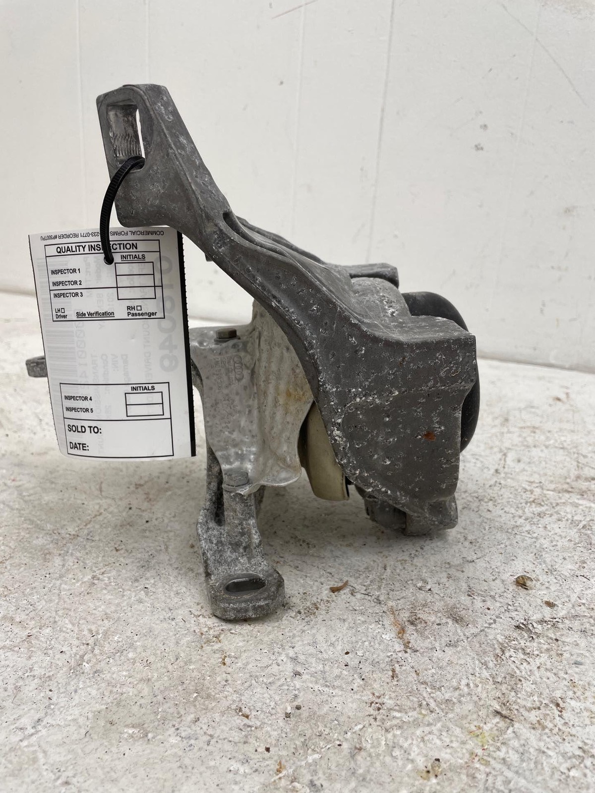 2016-2020 BENTLEY BENTAYGA LEFT TRANS MOUNT TRANSMISSION GEARBOX HYDRO *28K*