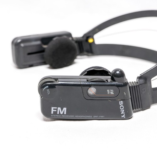⭐ Vintage Sony SRF-FM1 FM Stereo Headphone Analog Receiver Headset -WORKS ⭐ - Picture 8 of 12