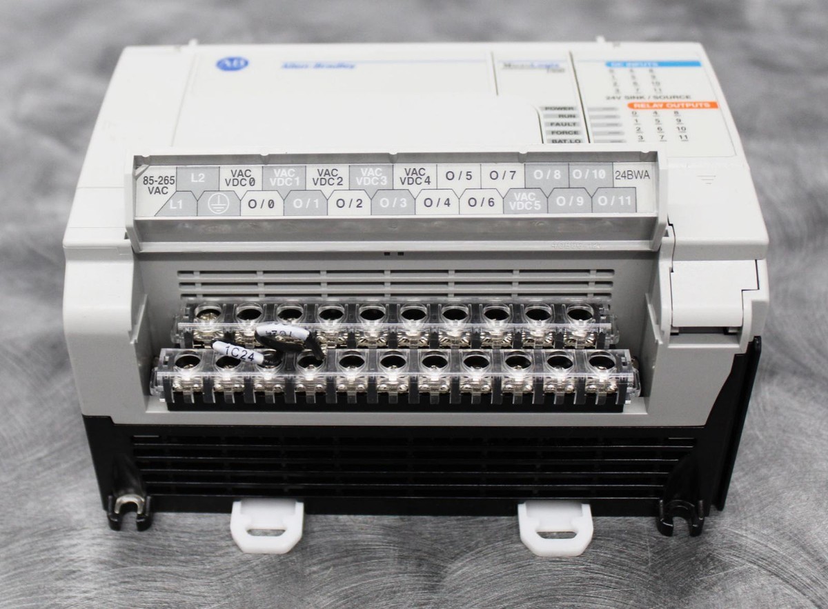 Allen-Bradley MicroLogix 1500 24 Point Controller 1764-24BWA Allen-Bradley MicroLogix 1500 24 Point Controller 1764-24BWA