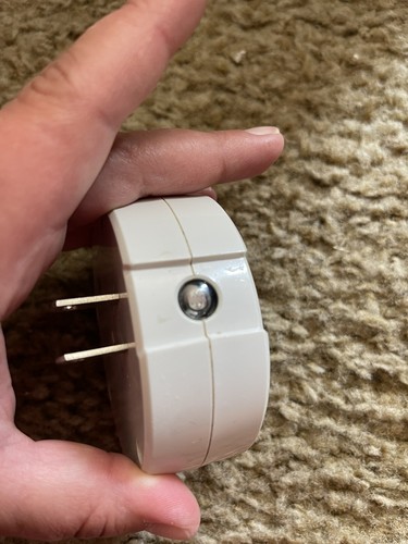 Hunter Wall Plug Night Light Model 45215 - Adjustable settings & sensor - Picture 6 of 6