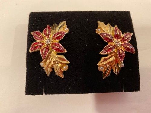 Avon Festive Treasures Collection Poinsettia Earrings/Pin Faux Pearl Gold Tone - Picture 3 of 4