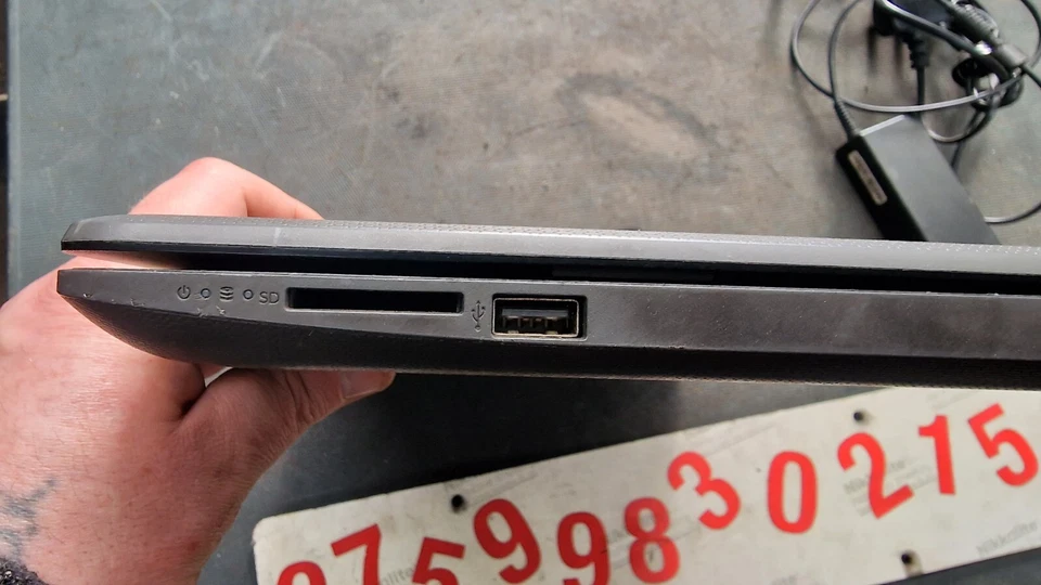 HP 255-G7 RYZEN3 AMD RADEON VEGA GRAPHICS FOR PARTS - Image 4 of 4