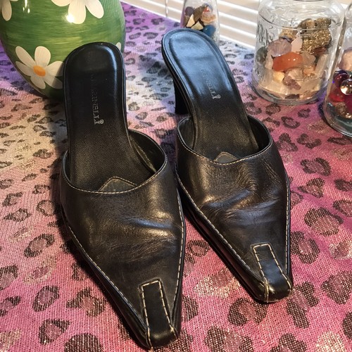 A. Marinelli Women's Pointed Toe Leather SZ 6.5 to 7.5 Stitch Toe Accent
