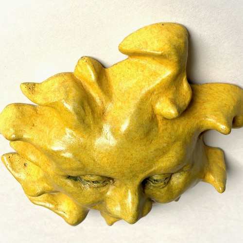Cute Amber Sun Sculpture, Wall Art for All Seasons, Original Home Decor - Picture 8 of 11