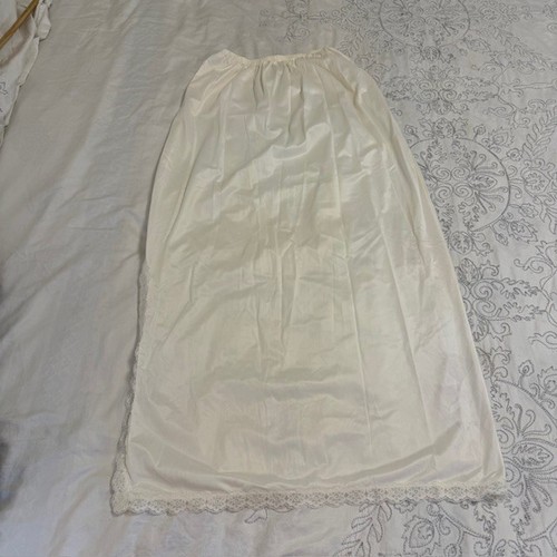 Val Mode Cream Long Nylon Half Slip, Touch Of Lace, Side Slit - Size M - USA - Picture 2 of 9
