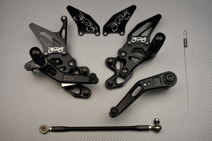 Commande reculée racing noire GSX-R 750 améliore votre position sur piste