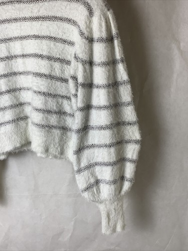 Studio B By Bobeau Womens Cropped Fuzzy Plush Sparkle Sweater Size XL - Picture 4 of 7