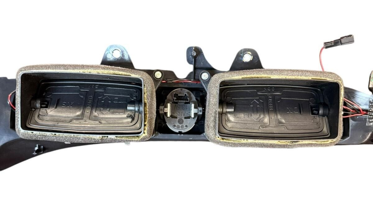 2014-2020 MASERATI QUATTROPORTE FRONT CENTER RIGHT VENT TRIM 670011057 OEM