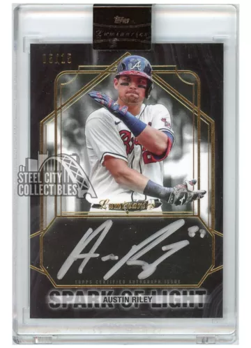 Austin Riley 2022 Topps Luminaries Spark of Light Auto Card #SLA-ARI 5/15