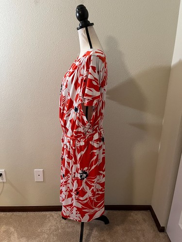 NWT GILLI Women Plus Size 4X Orange Floral Surplice Cap Sleeve Fit & Flare Dress - Picture 3 of 8