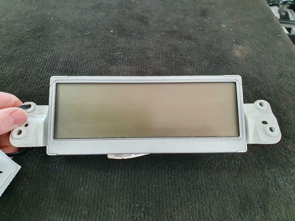 HOLDEN STATESMAN/CAPRICE INSTRUMENT CLUSTER DISPLAY CLUSTER WL, 08/04-08/06 04 0 - image 2 of 4