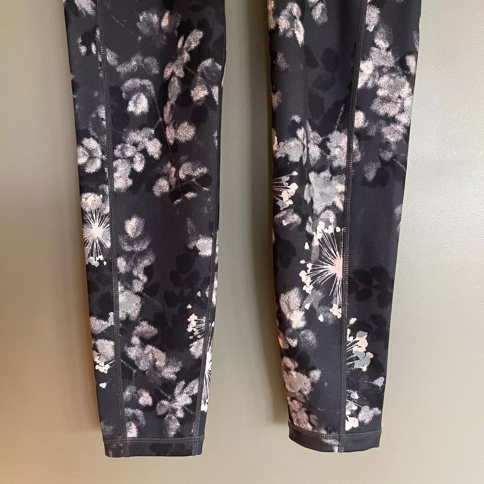 sweaty-betty super sculpt 7/8 floral gym workout leggings