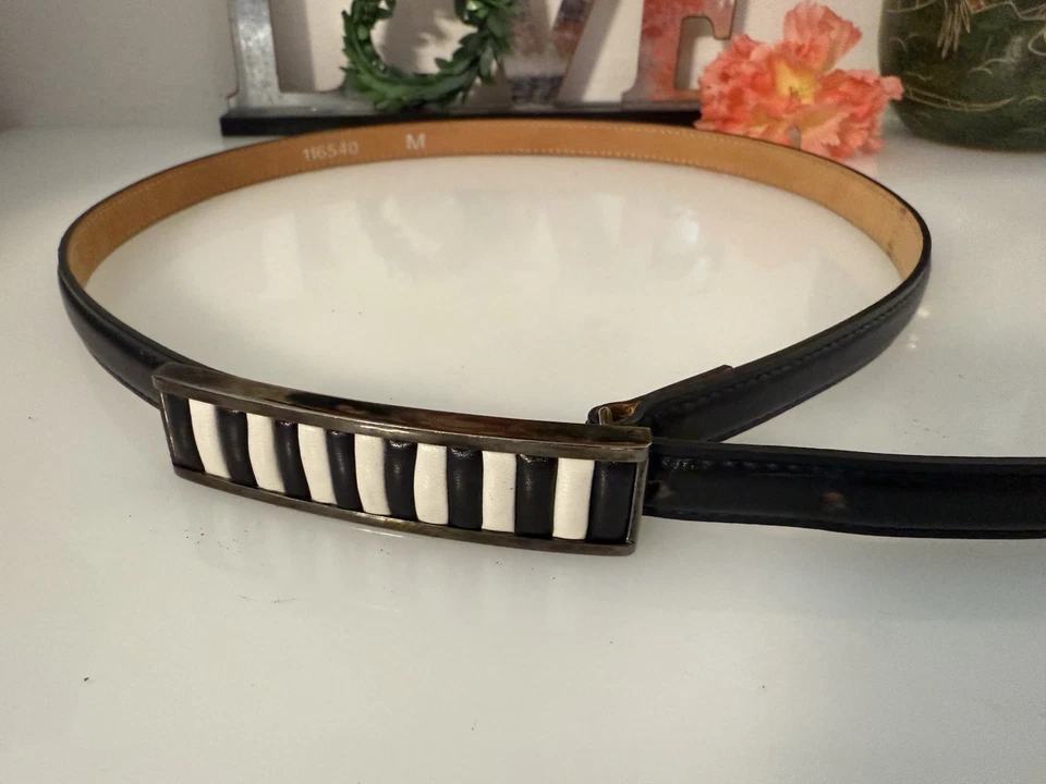 Black Leather Belt Unique Blk & White Leather Striped Buckle Vtg Size M 28"-32" - Image 2 of 4
