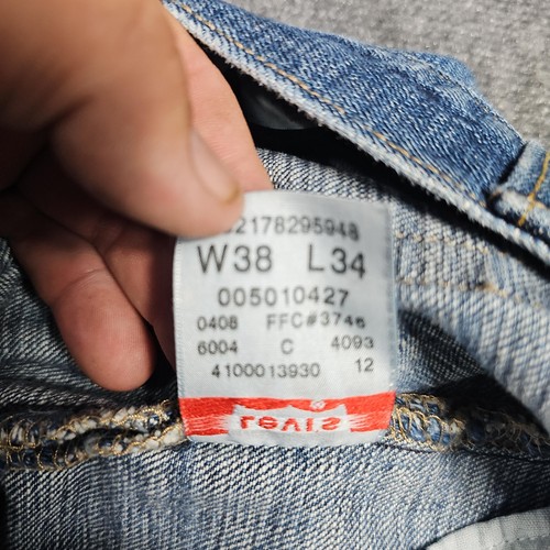 Levis 501 Jeans Herren 38x34 helle Waschung blau Denim gerades Bein Knopfleiste rotes Etikett - Bild 5 von 9