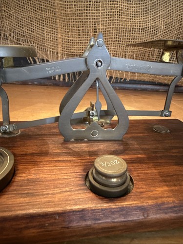 Vintage Brass Postal Scale With Wooden Base From England - Picture 3 of 6