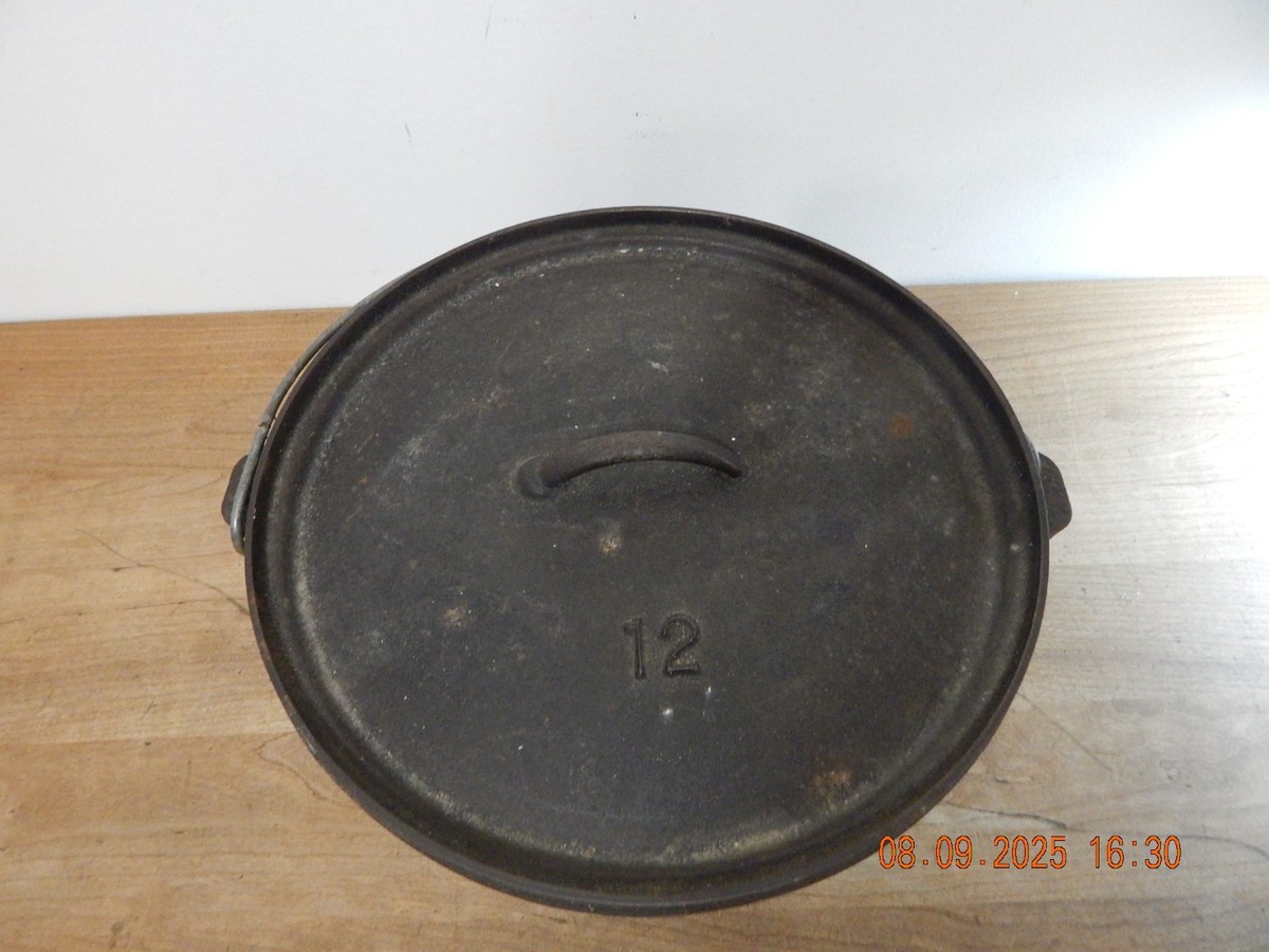 Vintage Lodge No. 12 CO Footed Cast Iron Dutch Camp Oven w