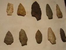 Ancient Arrow Heads From the Tennessee/Kentucky Area. Size  From 1 to 2 inches.