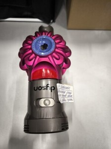 Dyson V7 Staubsauger - Gebraucht, Schwacher Akku, Keine Zubehörteile