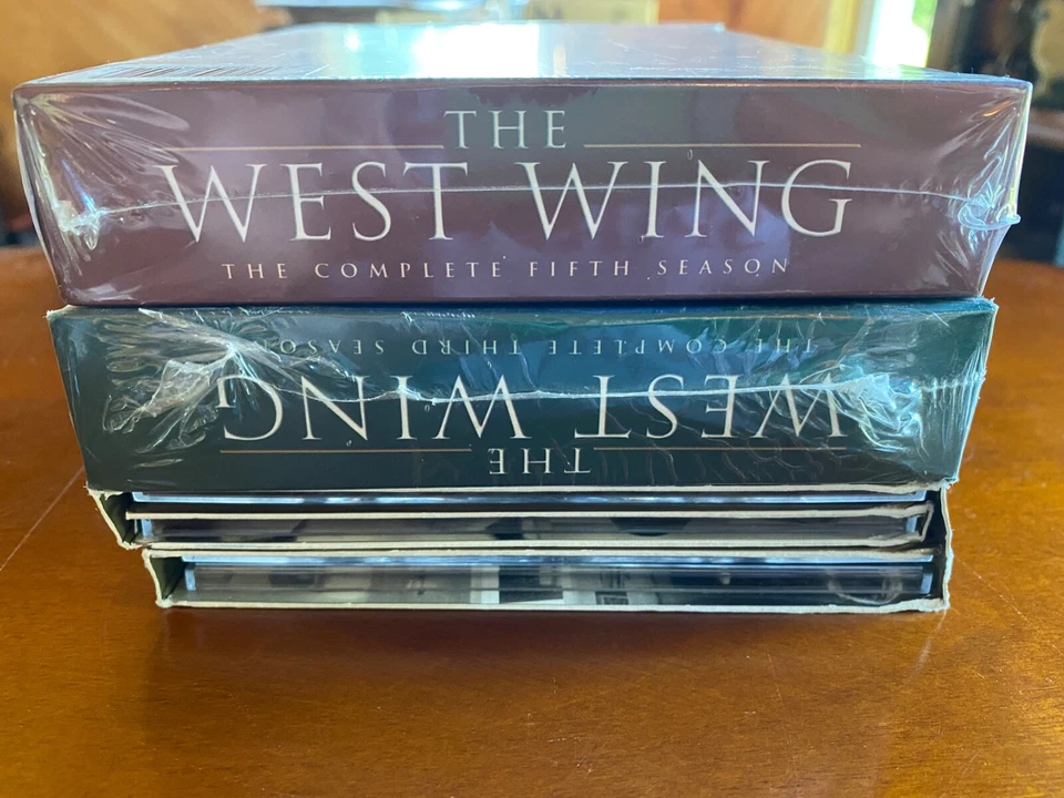 The West Wing Series Season BOX SETS 2, 3, 5 (DVD BOX SET) (3 & 5 SEALED NEW) - Imagem 3 de 4