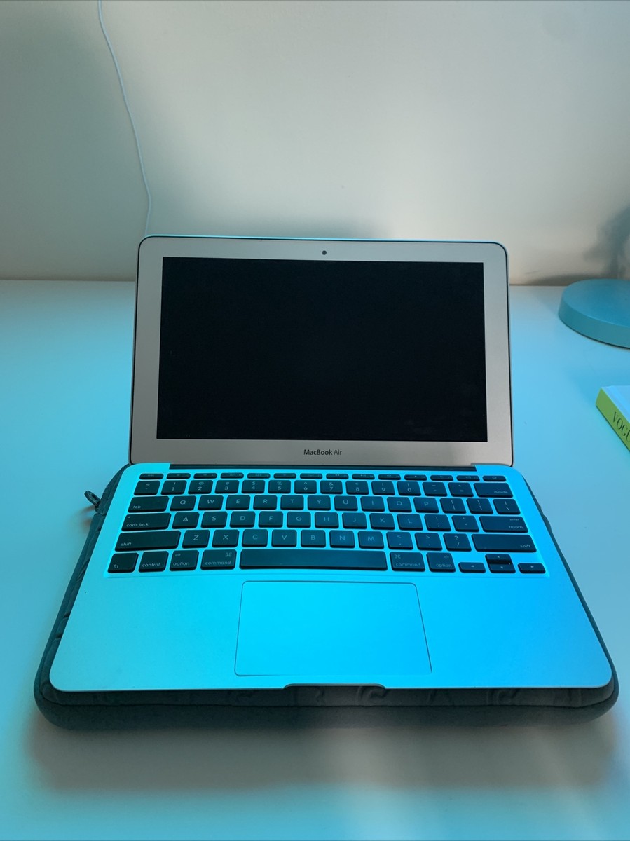 Apple MacBook Air A1370 11.6 inch Laptop - MC968LL/A (July