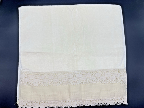 Avanti Lace Trim 4 Piece Hand Towel & Wash Cloth, Cream, Never Used - Picture 2 of 5