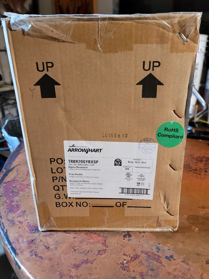 Estuche De 104 Cantidad Eaton TRBR20GY-BX Tomas 20A 2P En Gris Resistente A Manipulaciones Foto 3 de 4