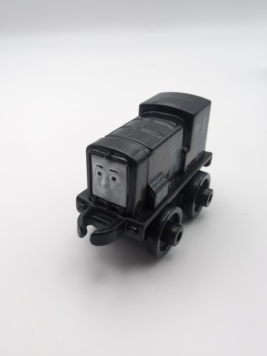 thomas and friends minis bundle- 5 Trains 1 Duplicate - Picture 4 of 6