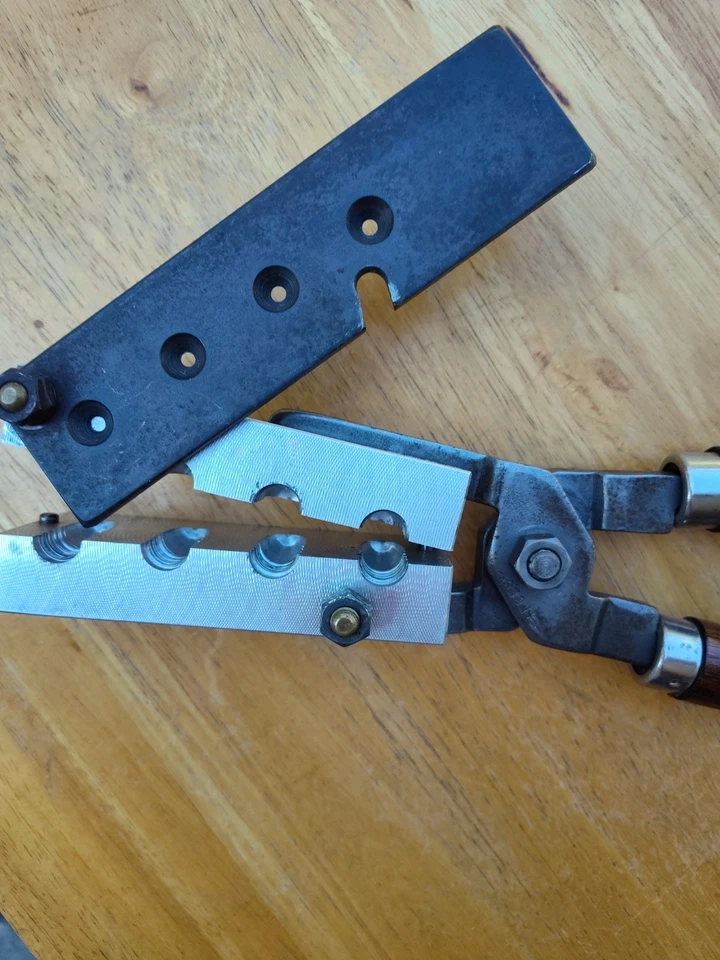 NEI 4 Cavity 405gr 458 dia New Old Stock with quality handle assembly aluminum - Image 3 of 4