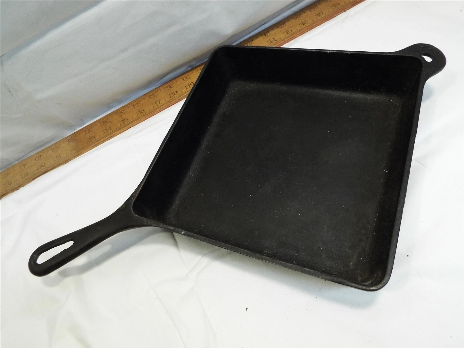 Vintage Griswold No. 768 Utility Cast Iron Square Fry Skillet Pan 9"